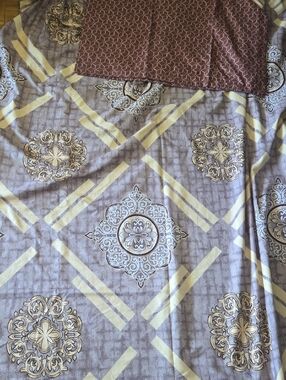 Lavendar and Cream Queen Medallion Mandala Boho Bedding Set + 2 Pillow Cases